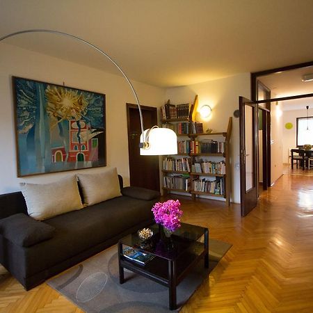Apartment Cherry โรวีน ภายนอก รูปภาพ