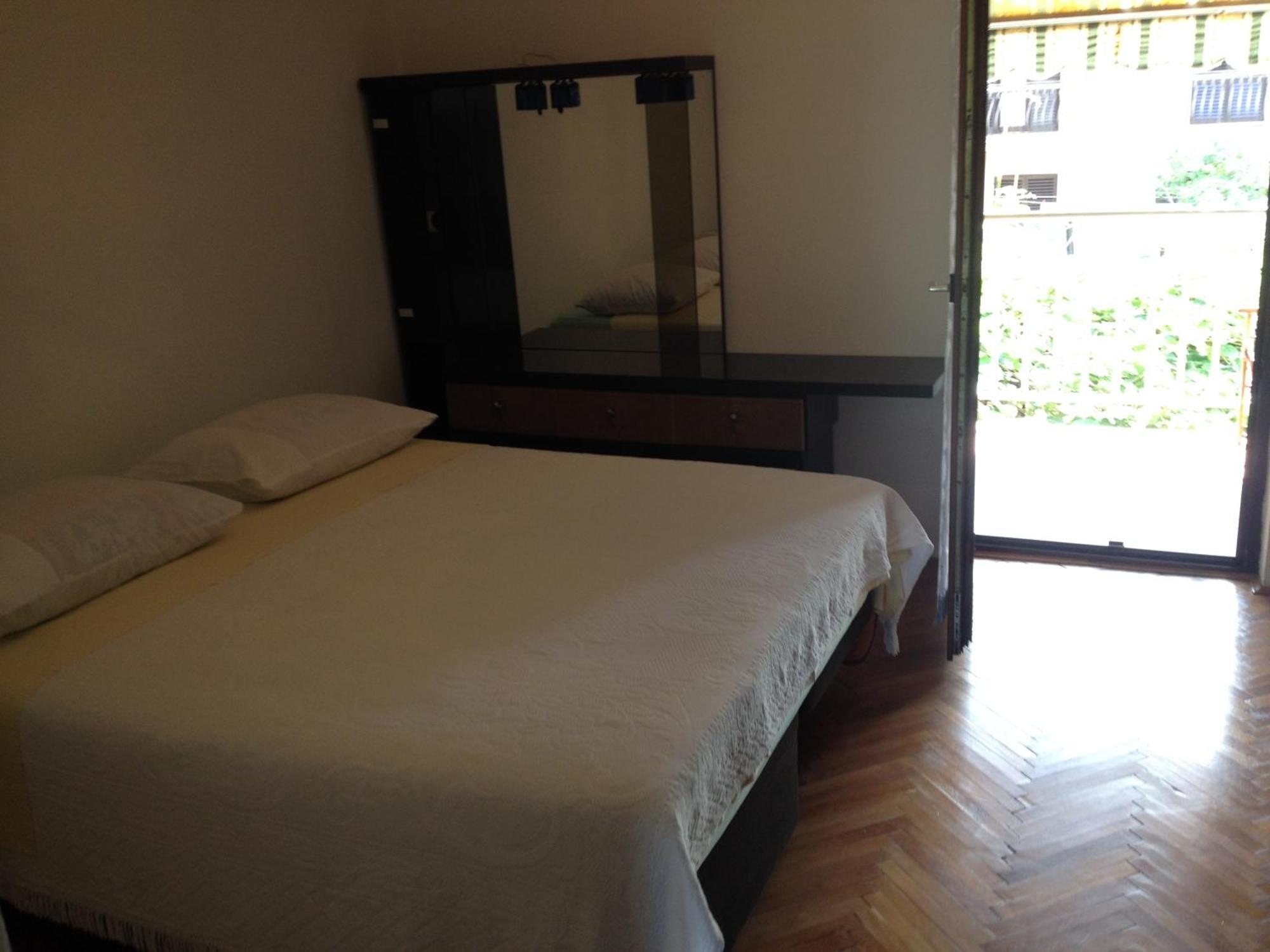 Apartment Cherry โรวีน ภายนอก รูปภาพ