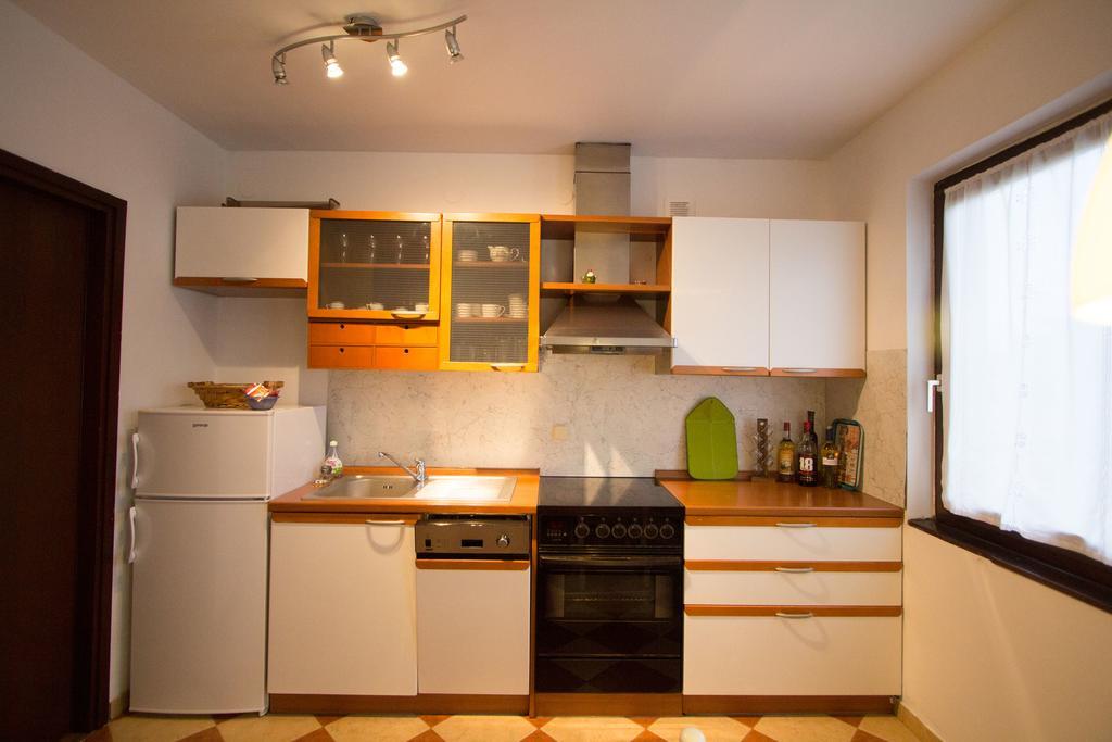 Apartment Cherry โรวีน ภายนอก รูปภาพ
