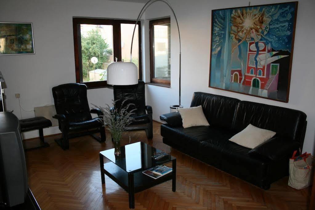 Apartment Cherry โรวีน ภายนอก รูปภาพ
