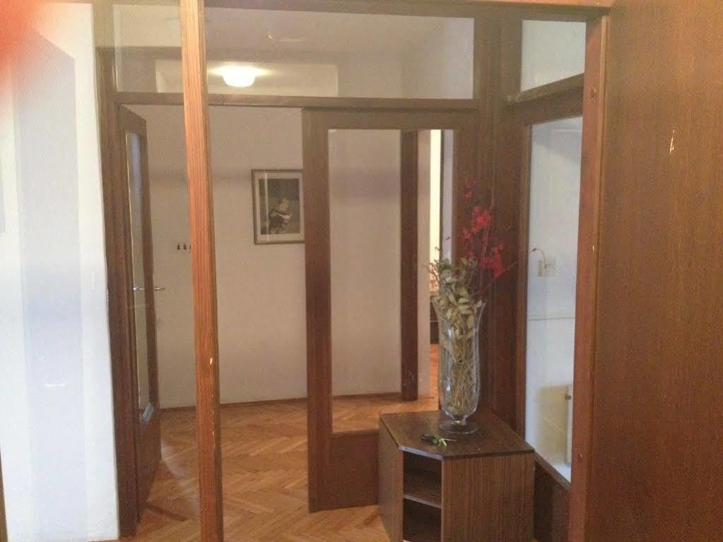 Apartment Cherry โรวีน ภายนอก รูปภาพ