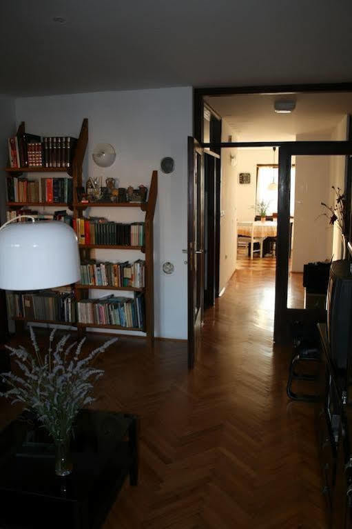 Apartment Cherry โรวีน ภายนอก รูปภาพ